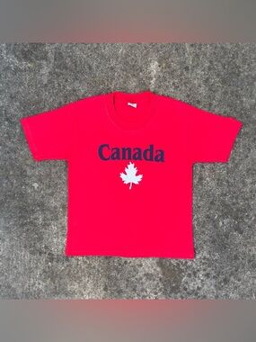 Vintage Y2K Canada Red T-Shirt Youth Small Boys Graphic Tee Retro 2000s Skater